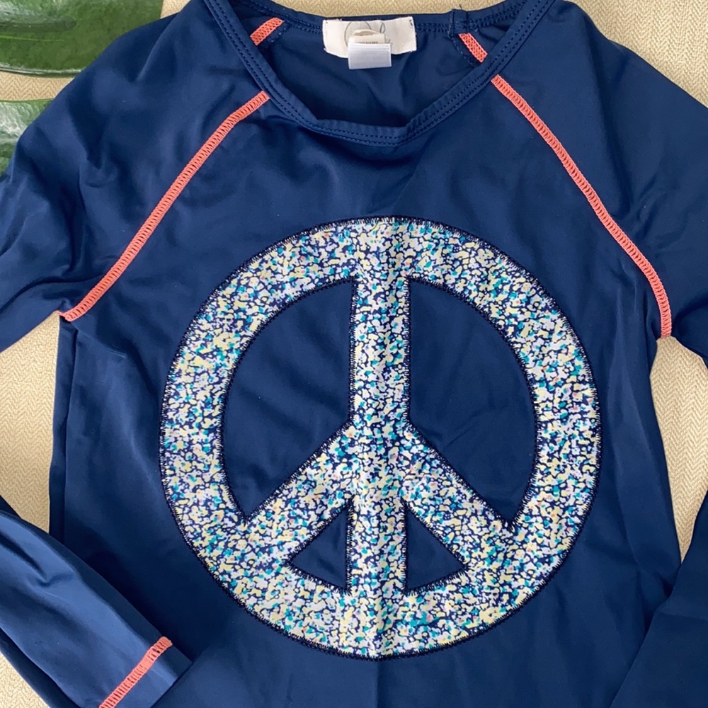 Rash Guard Peace Sign - Picture 6 of 6